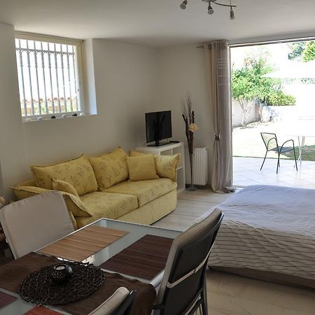 Cosy Studio With Garden / Individual Apartment Atenas Exterior foto
