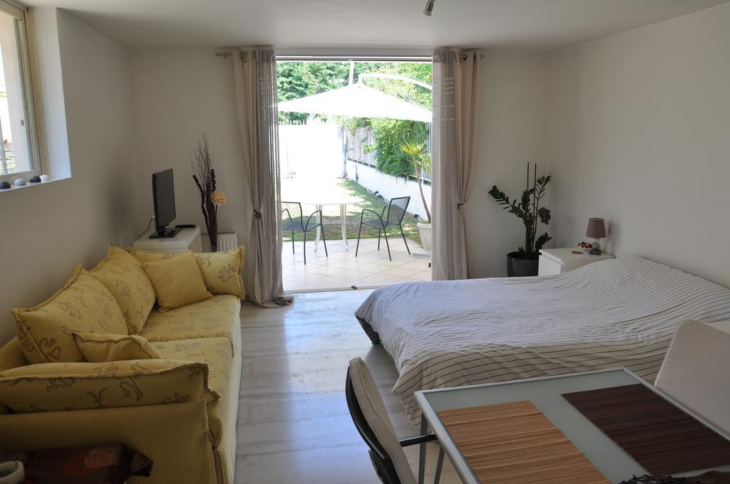 Cosy Studio With Garden / Individual Apartment Atenas Exterior foto