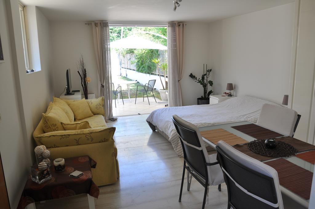 Cosy Studio With Garden / Individual Apartment Atenas Exterior foto