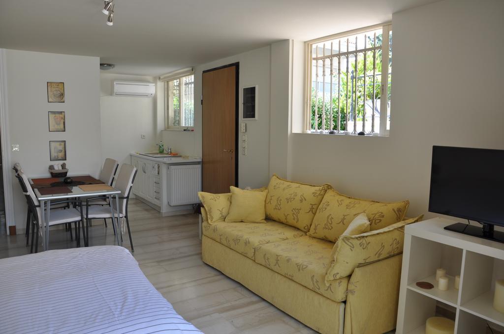Cosy Studio With Garden / Individual Apartment Atenas Exterior foto