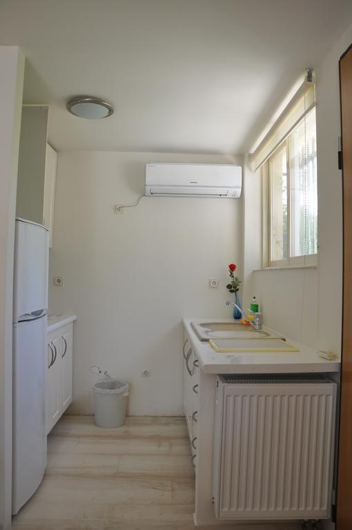 Cosy Studio With Garden / Individual Apartment Atenas Exterior foto
